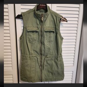Merona Women's Full Zip Utility Vest . Olive Green. SIZE:XS